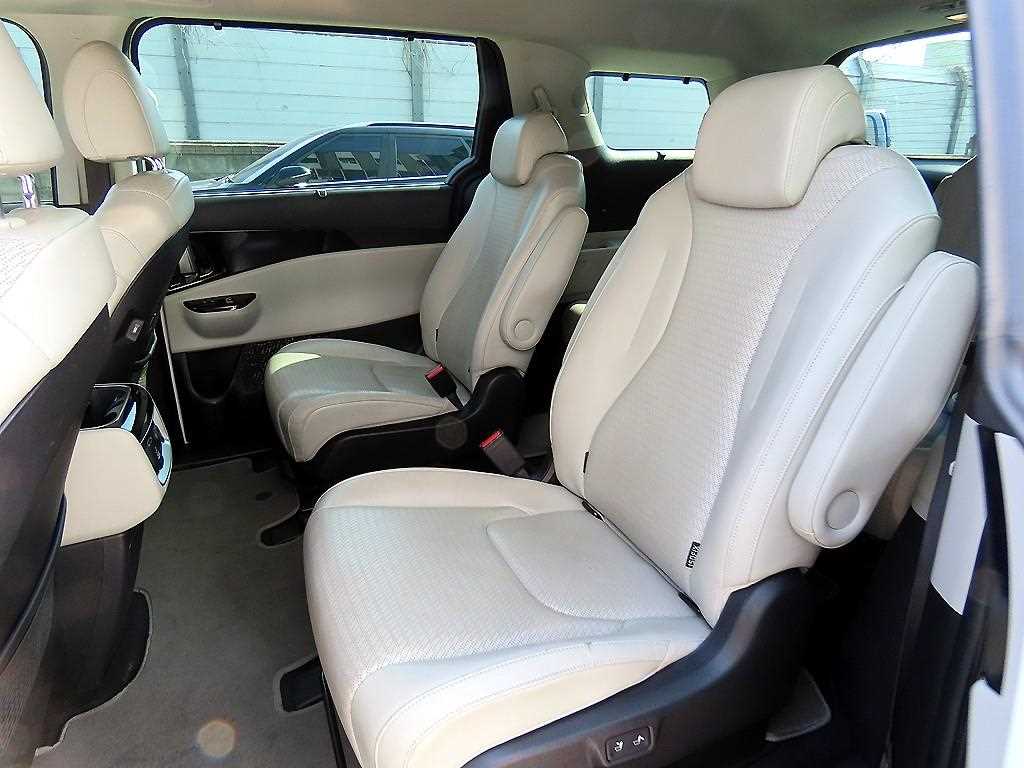 Kia Carnival — photo 06
