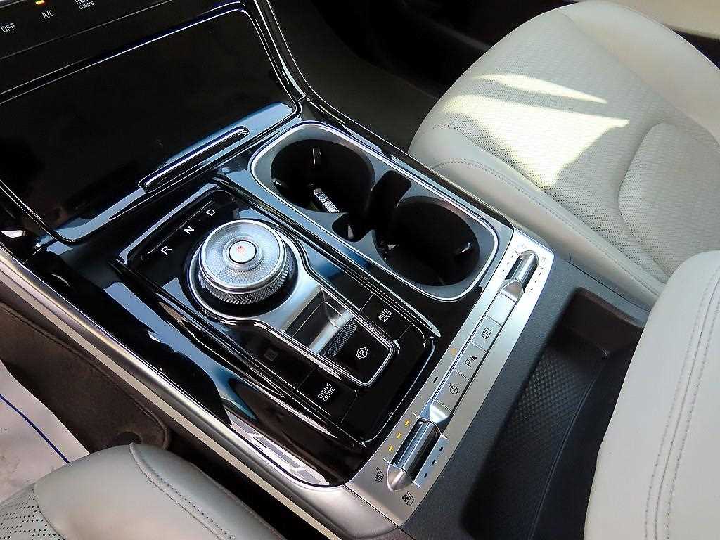 Kia Carnival — photo 11