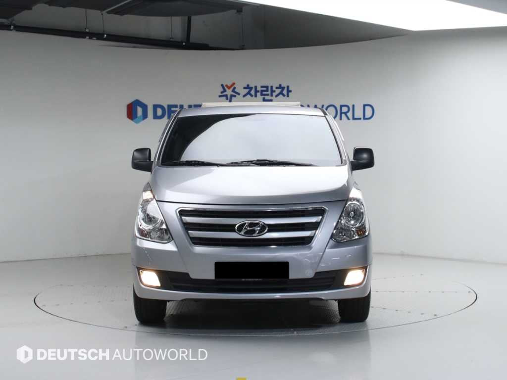 Hyundai Starex — photo 03