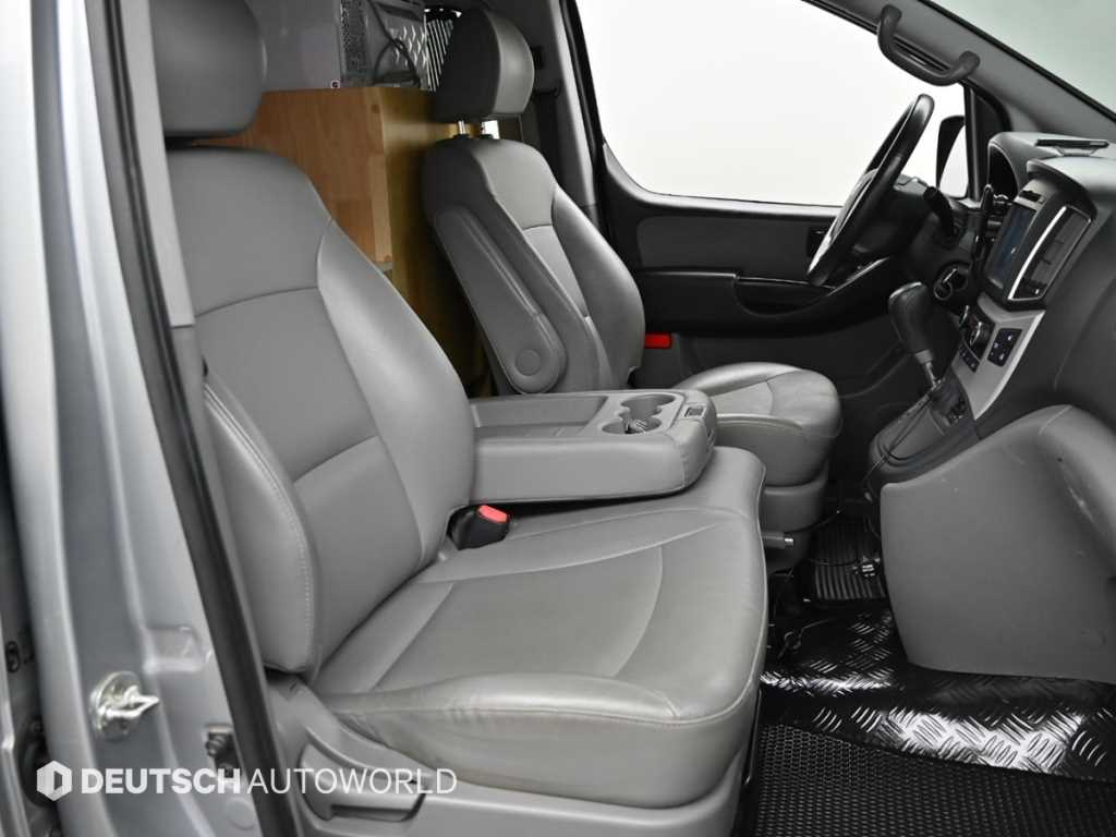 Hyundai Starex — photo 10