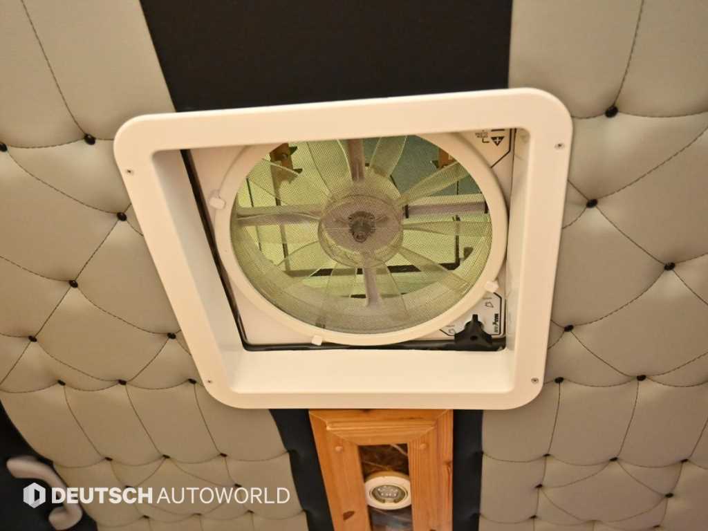Hyundai Starex — photo 18
