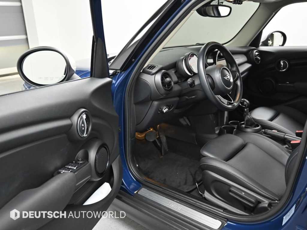 Mini Cooper — photo 11