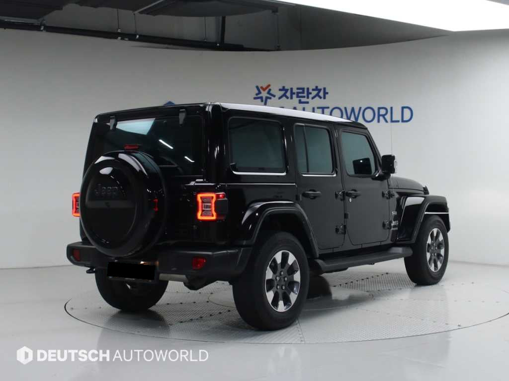 Jeep Wrangler — photo 02