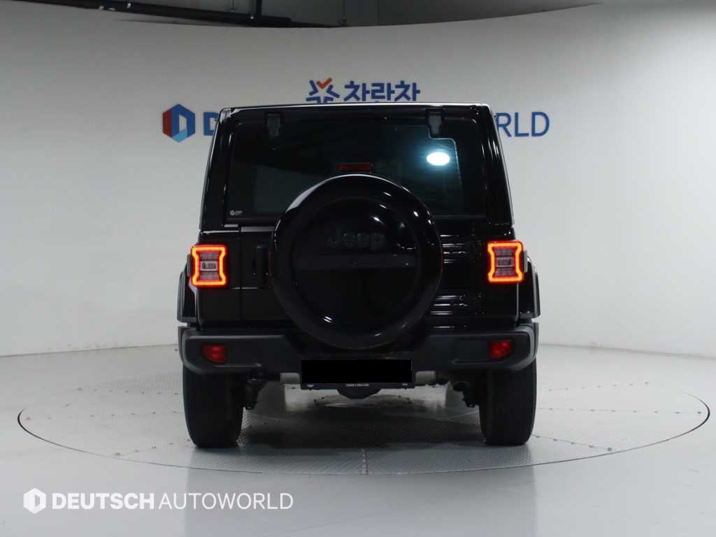 Jeep Wrangler — photo 04