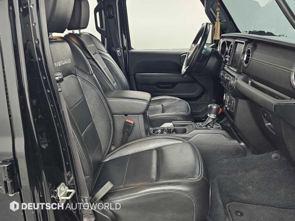 Jeep Wrangler — photo 10