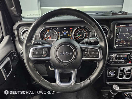Jeep Wrangler — photo 13