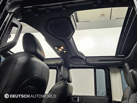 Jeep Wrangler — photo 18