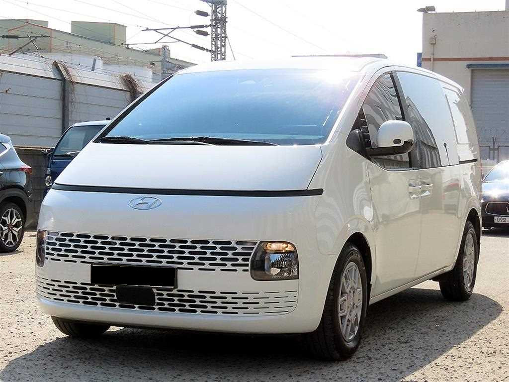 Hyundai Staria — photo 02