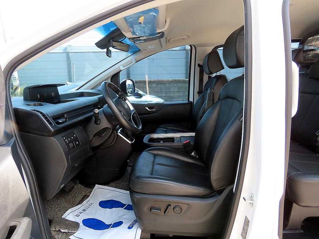Hyundai Staria — photo 05