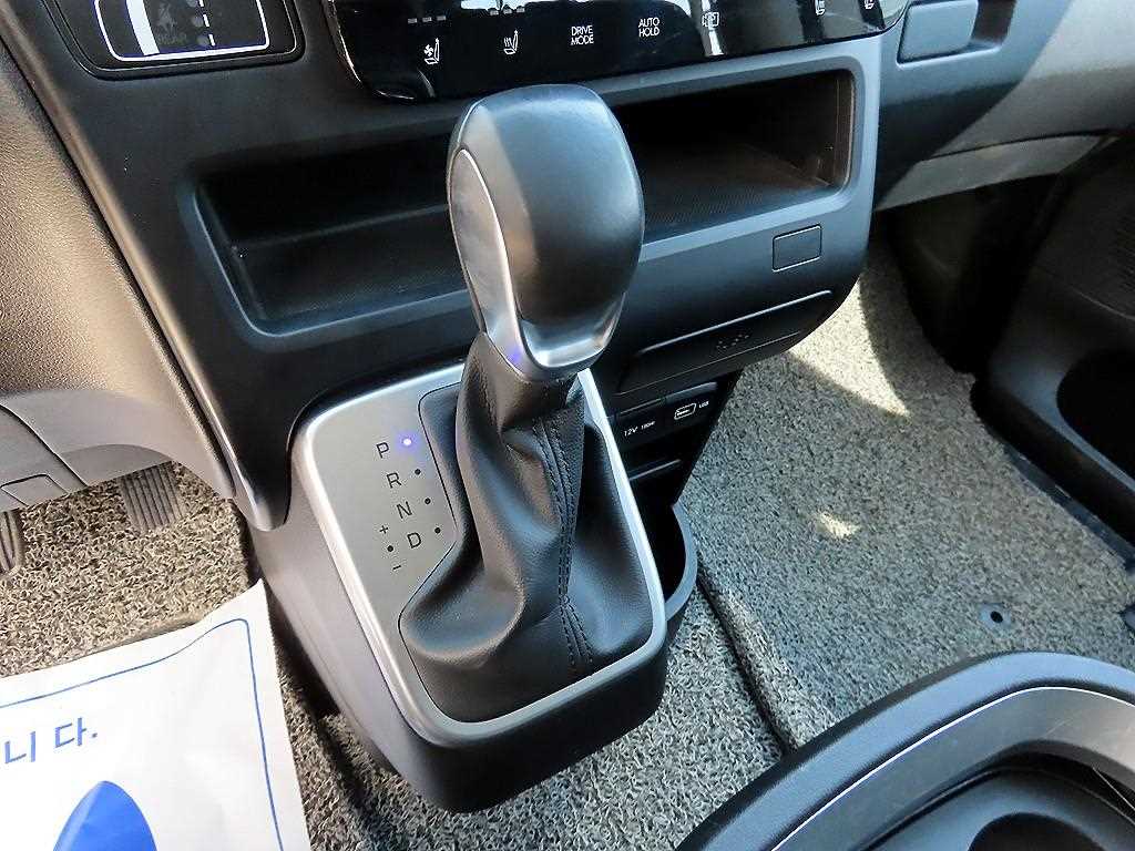 Hyundai Staria — photo 10