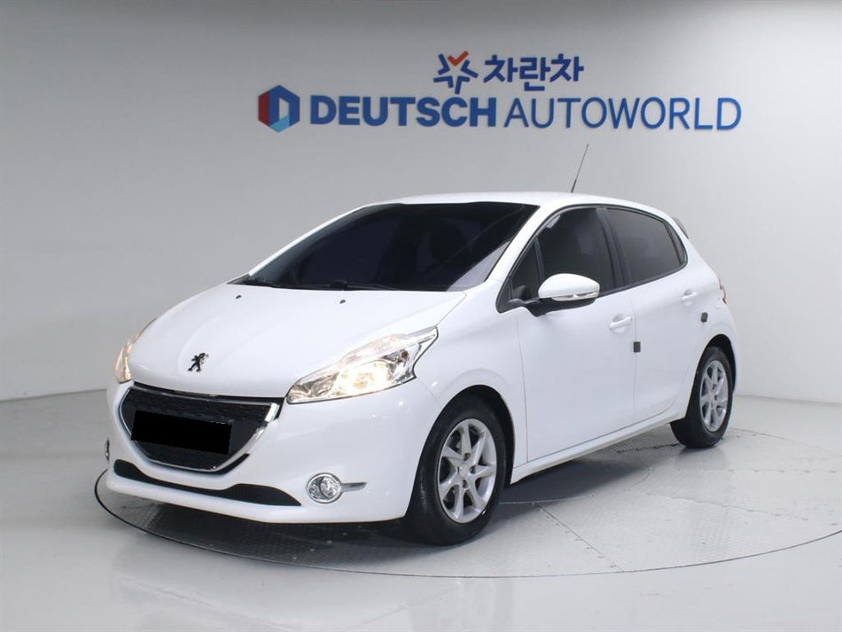 Peugeot 208 — photo 01