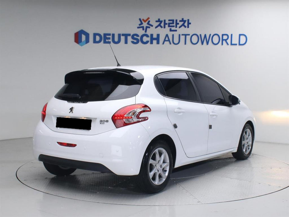 Peugeot 208 — photo 02