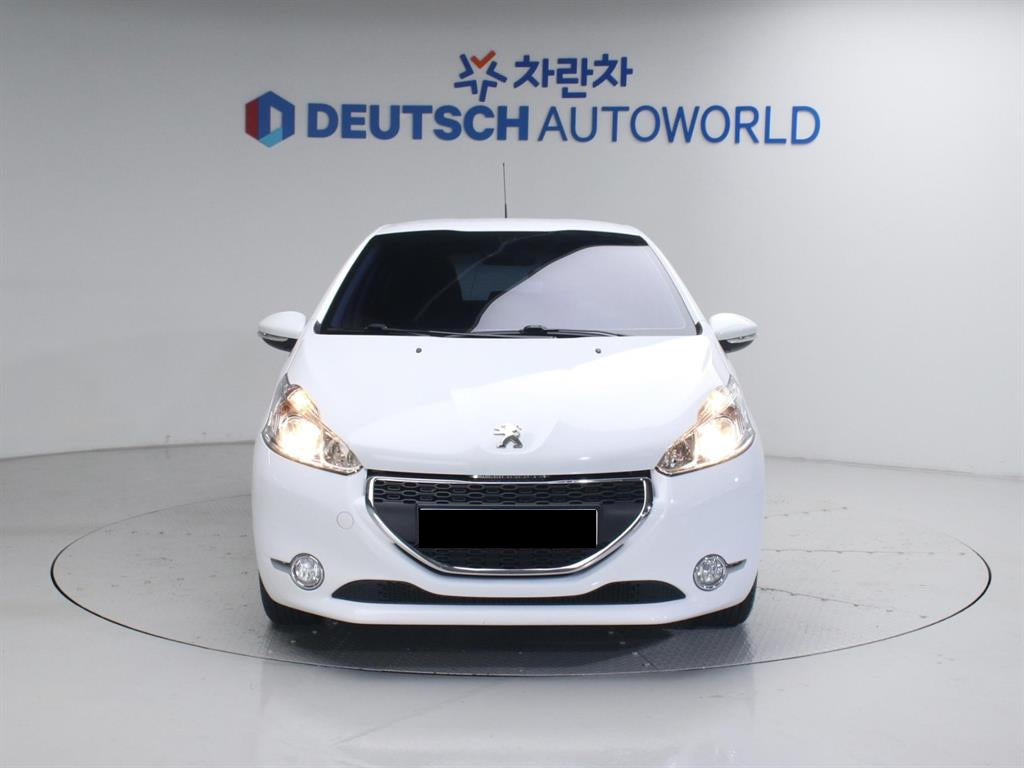 Peugeot 208 — photo 03