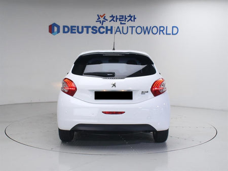 Peugeot 208 — photo 04