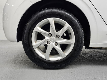 Peugeot 208 — photo 05
