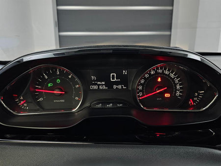 Peugeot 208 — photo 08