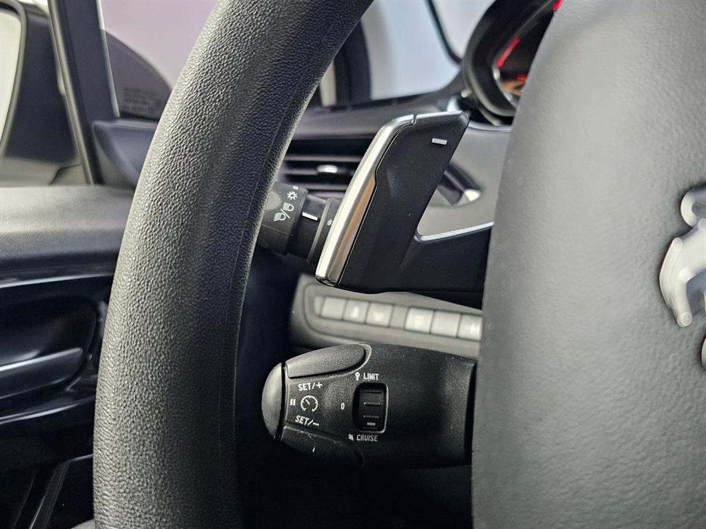 Peugeot 208 — photo 15