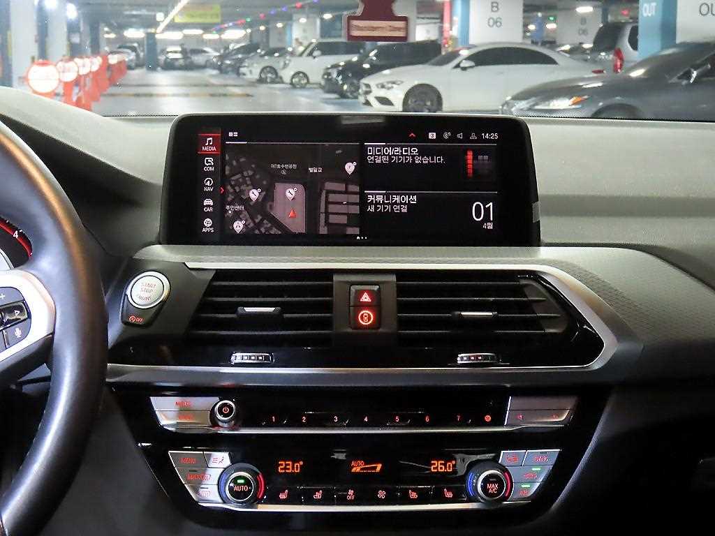 BMW X3 — photo 11