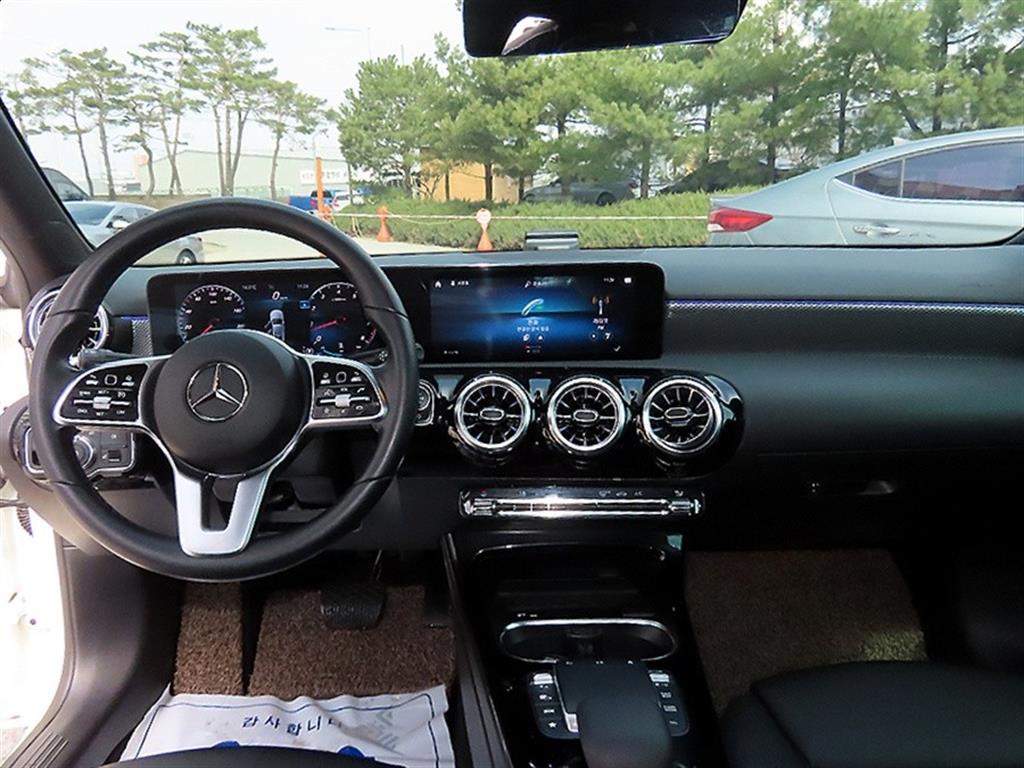 Mercedes-Benz A-Class — photo 07