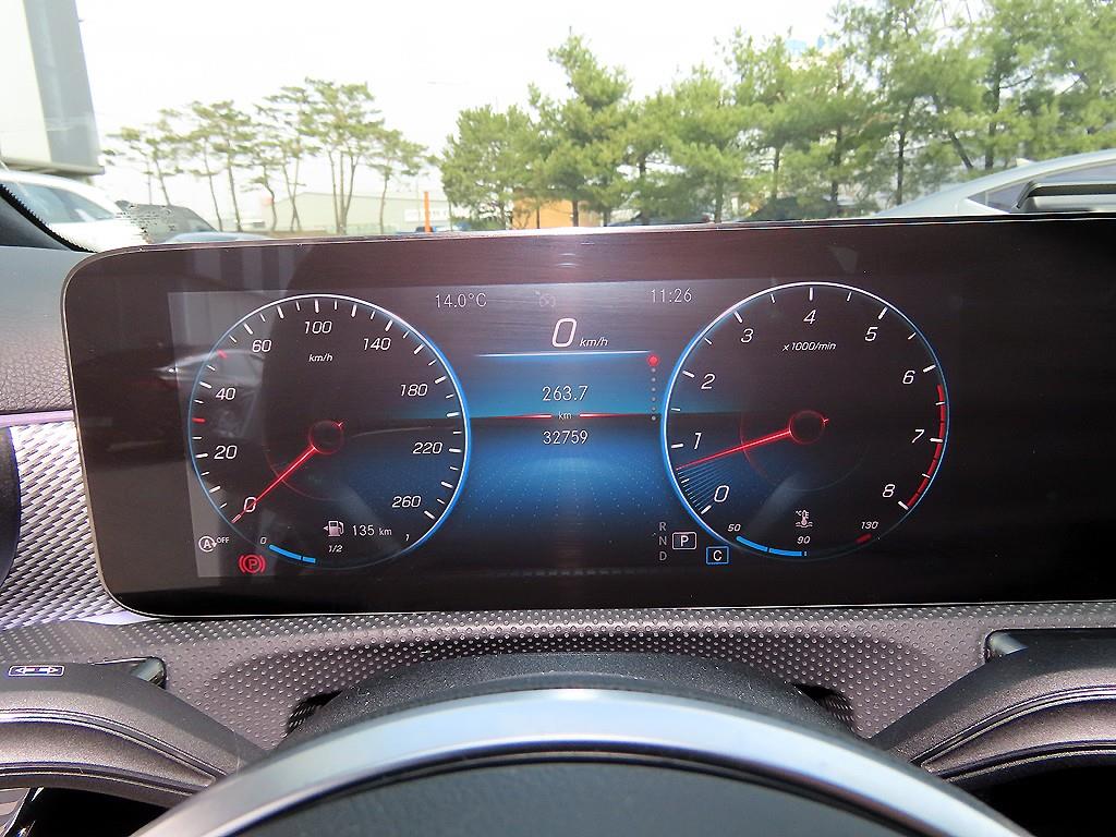 Mercedes-Benz A-Class — photo 09