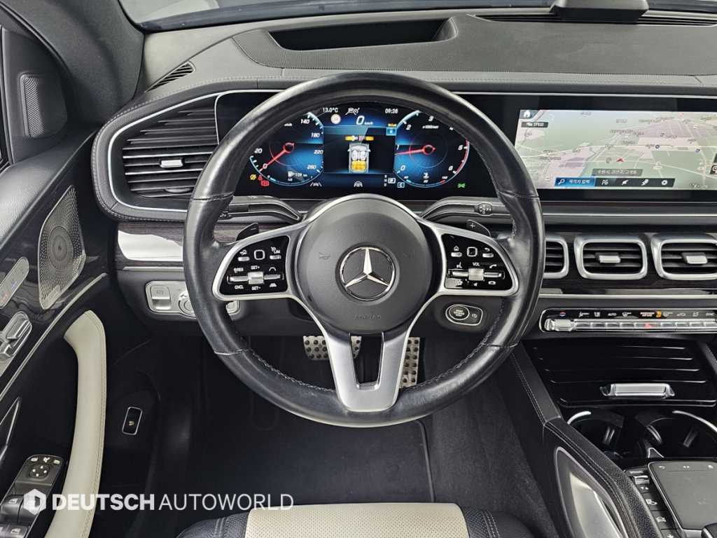 Mercedes-Benz GLE-Class — photo 13