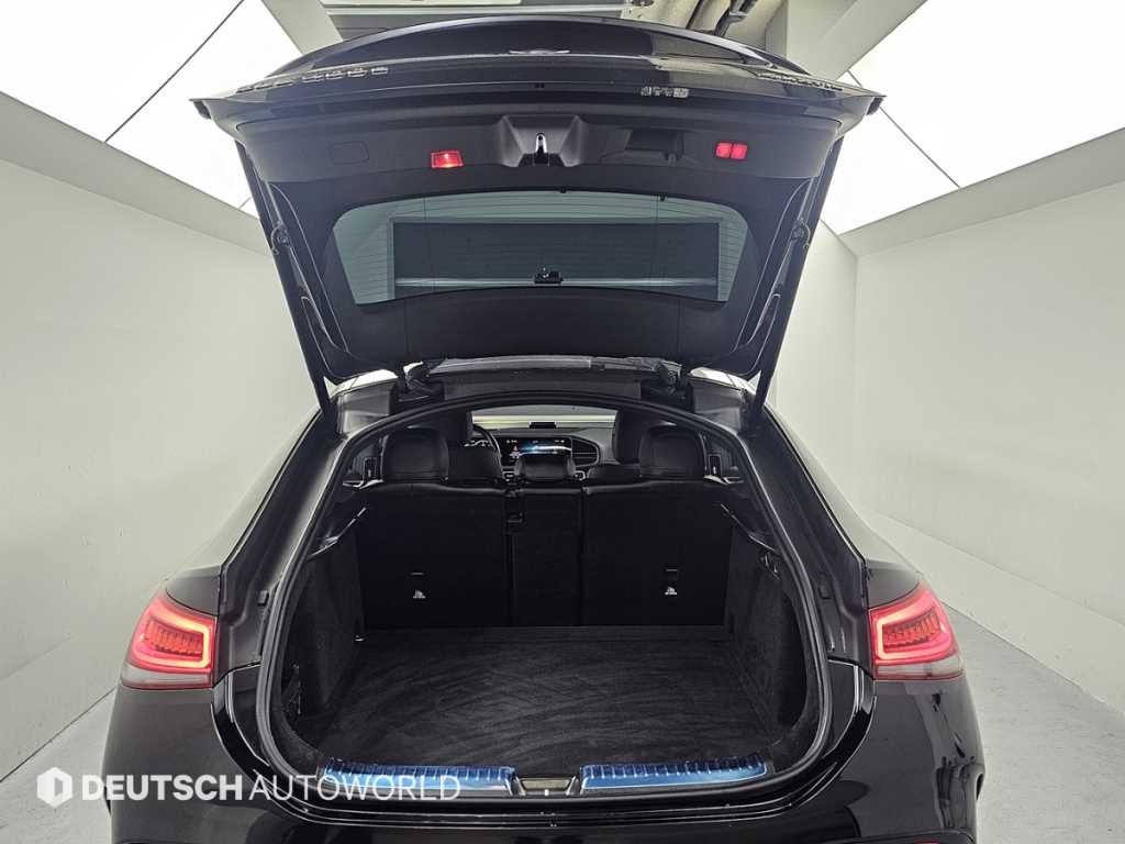 Mercedes-Benz GLE-Class — photo 19