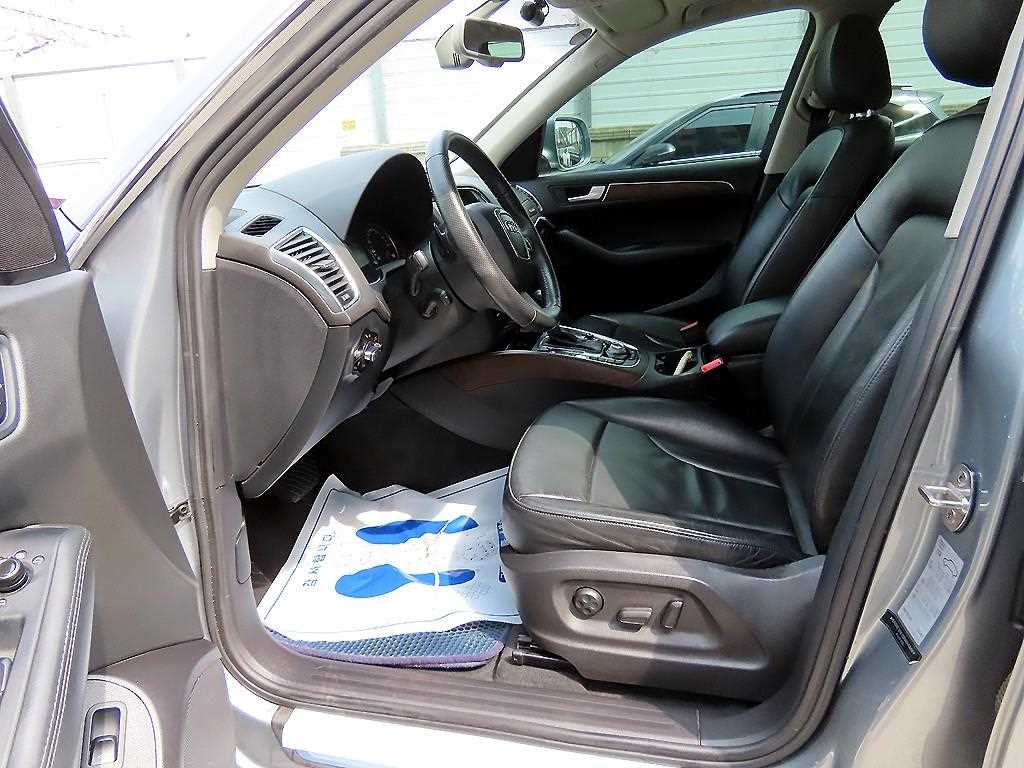 Audi Q5 — photo 04