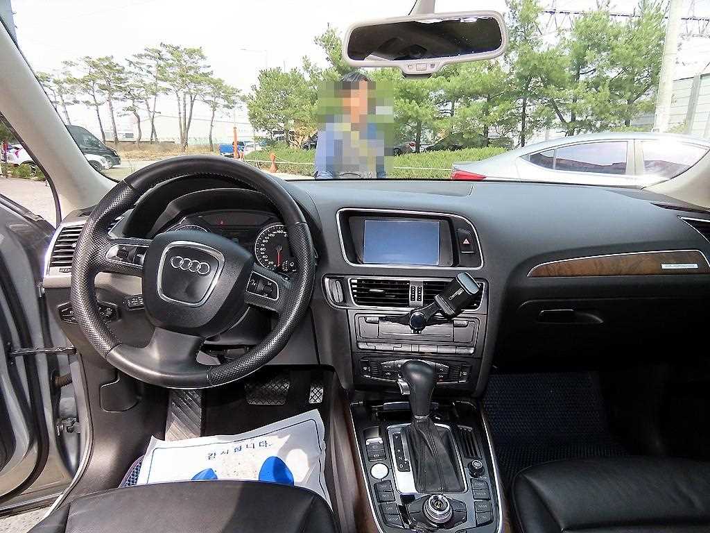 Audi Q5 — photo 06