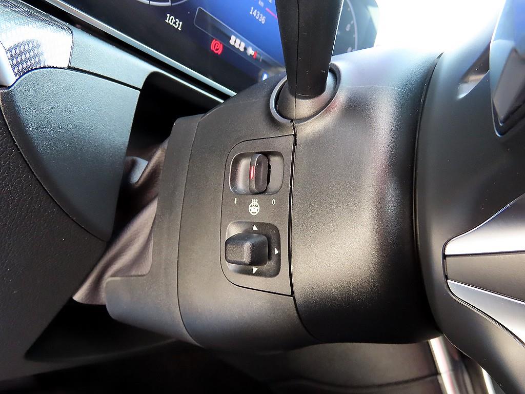 Mercedes-Benz C-Class — photo 13