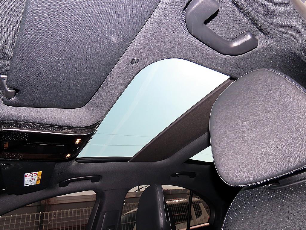 Mercedes-Benz C-Class — photo 17