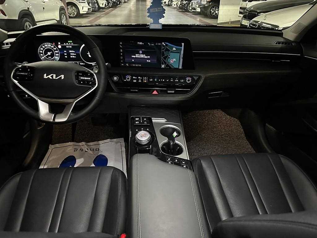 Kia K8 — photo 09