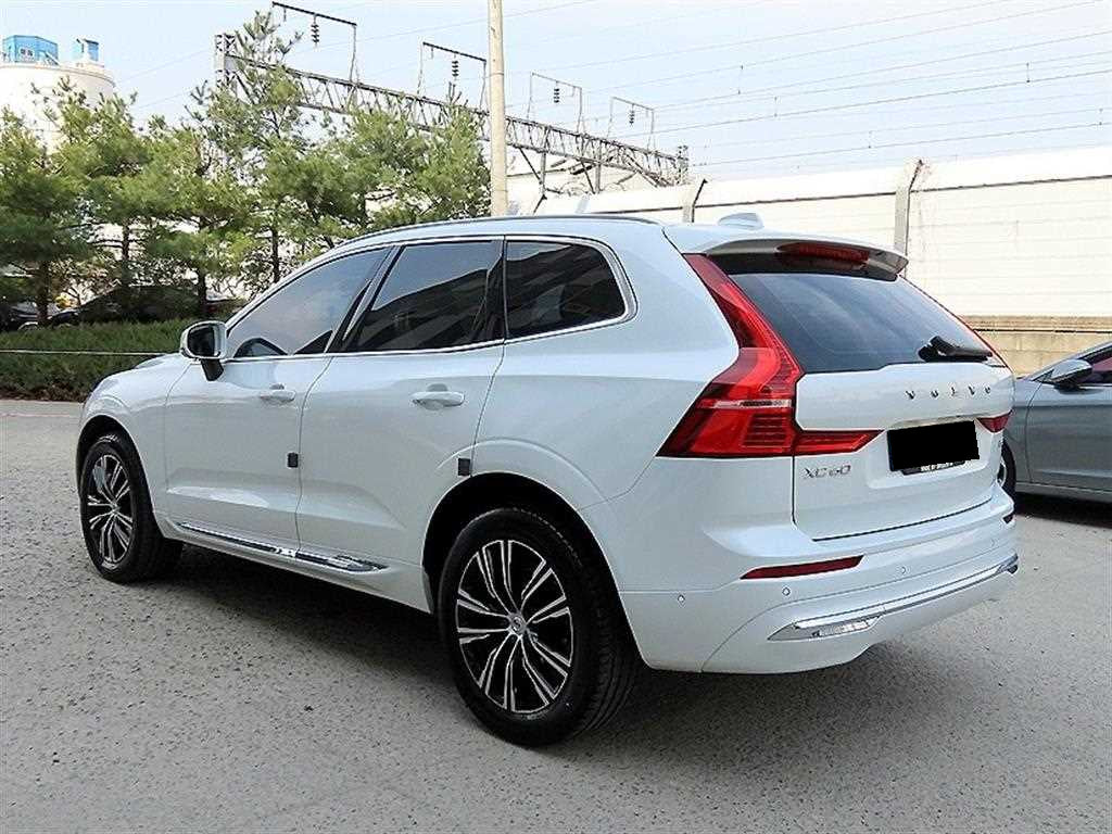 Volvo XC60 — photo 03