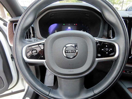 Volvo XC60 — photo 08