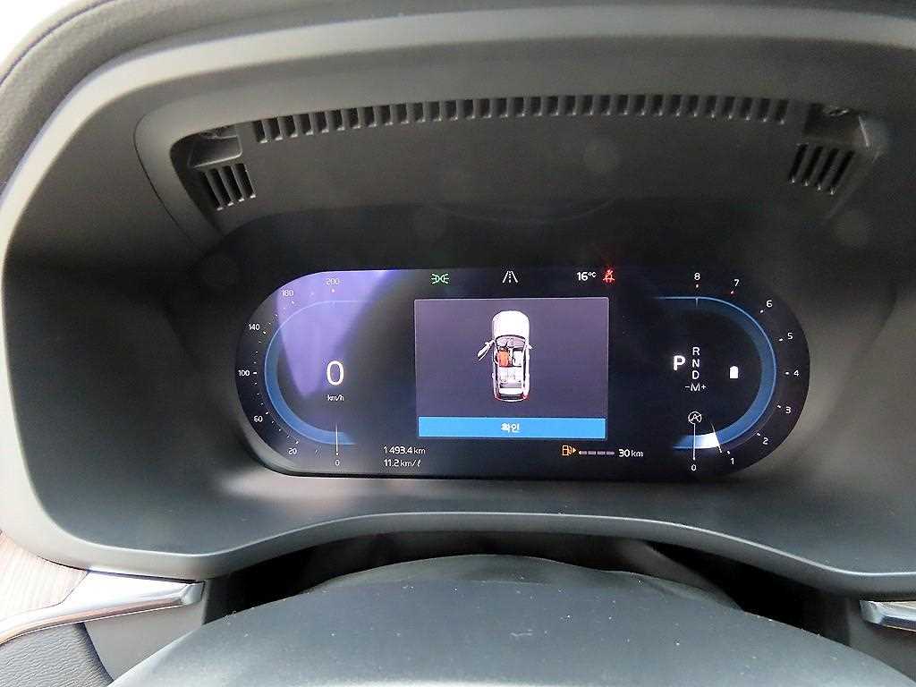 Volvo XC60 — photo 09