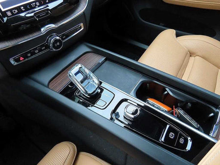 Volvo XC60 — photo 11
