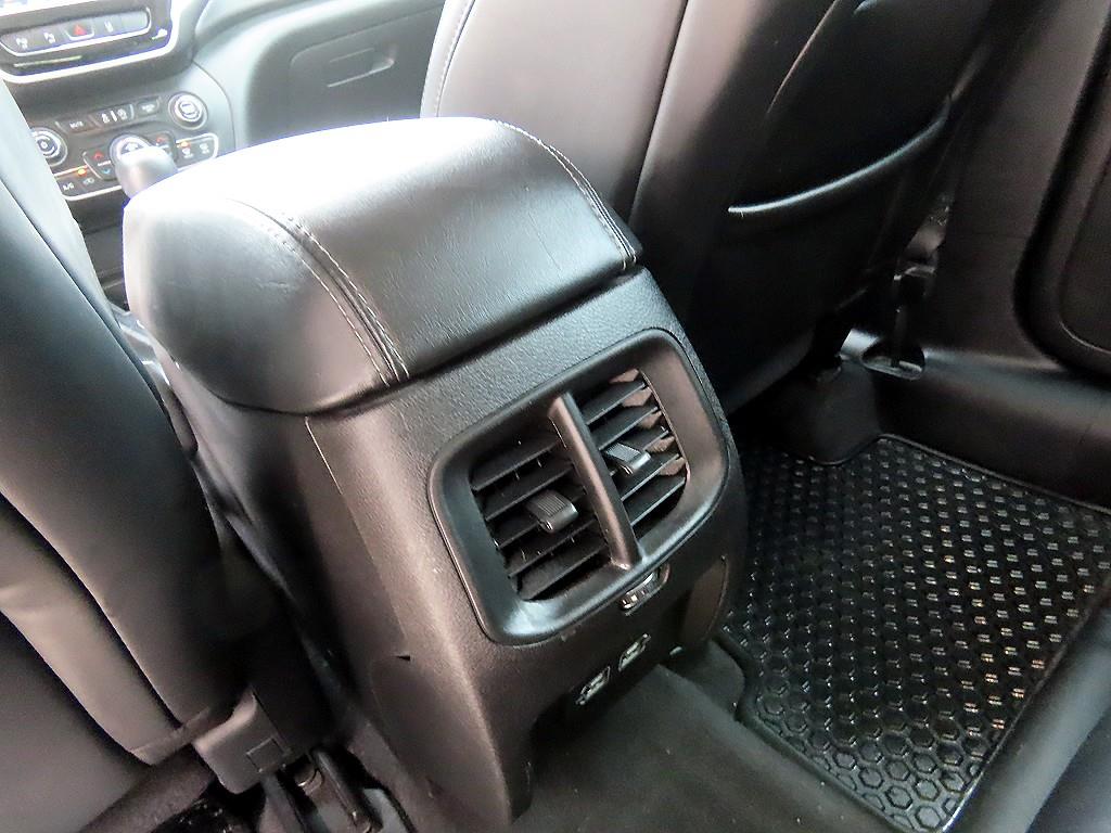 Jeep Cherokee — photo 15