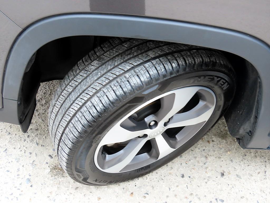 Jeep Cherokee — photo 20