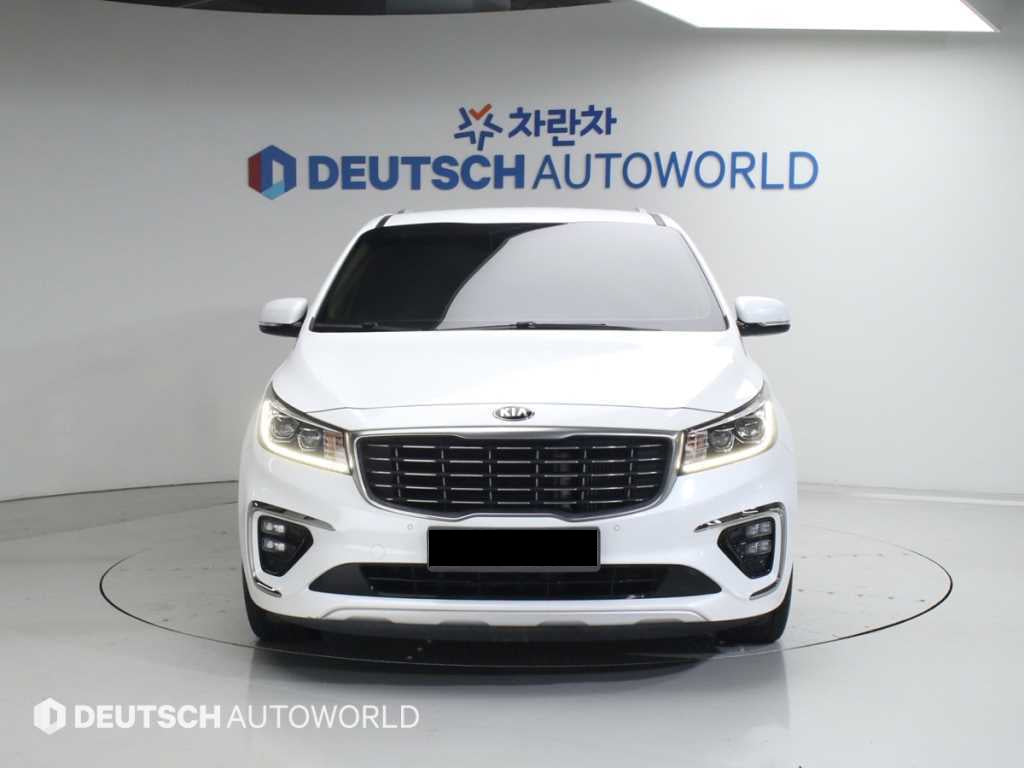 Kia Carnival — photo 03