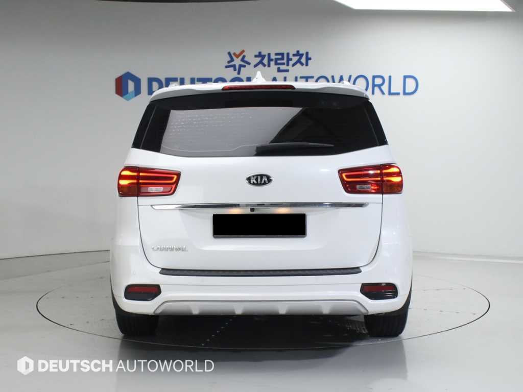 Kia Carnival — photo 04