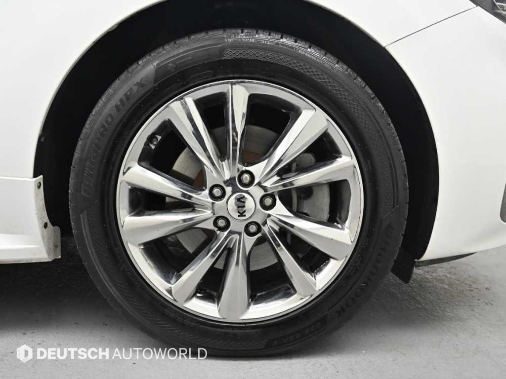 Kia Carnival — photo 05