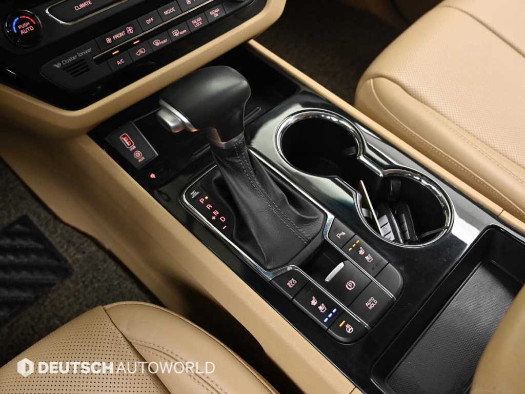 Kia Carnival — photo 09