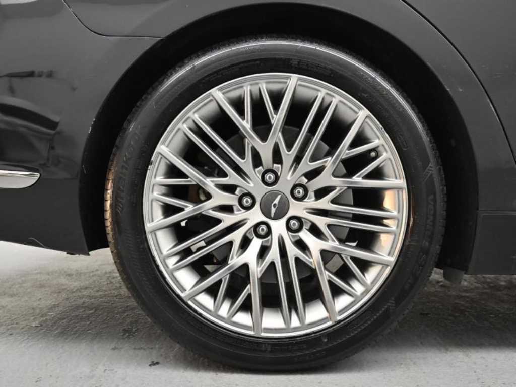 Genesis G90 — photo 06