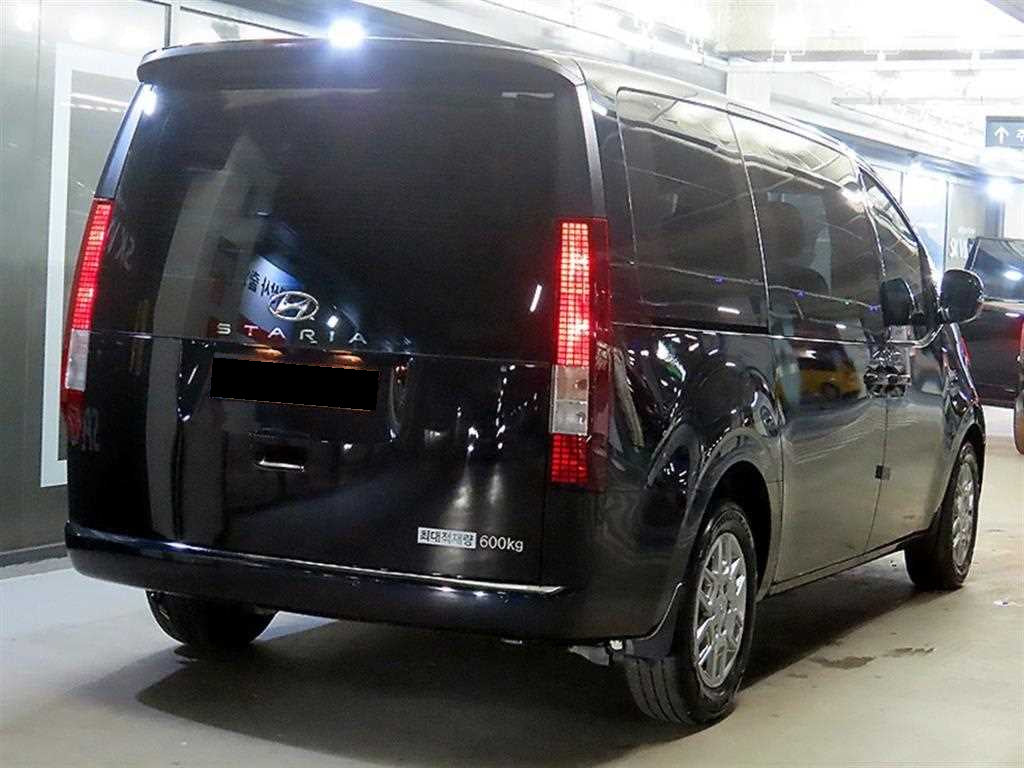 Hyundai Staria — photo 04