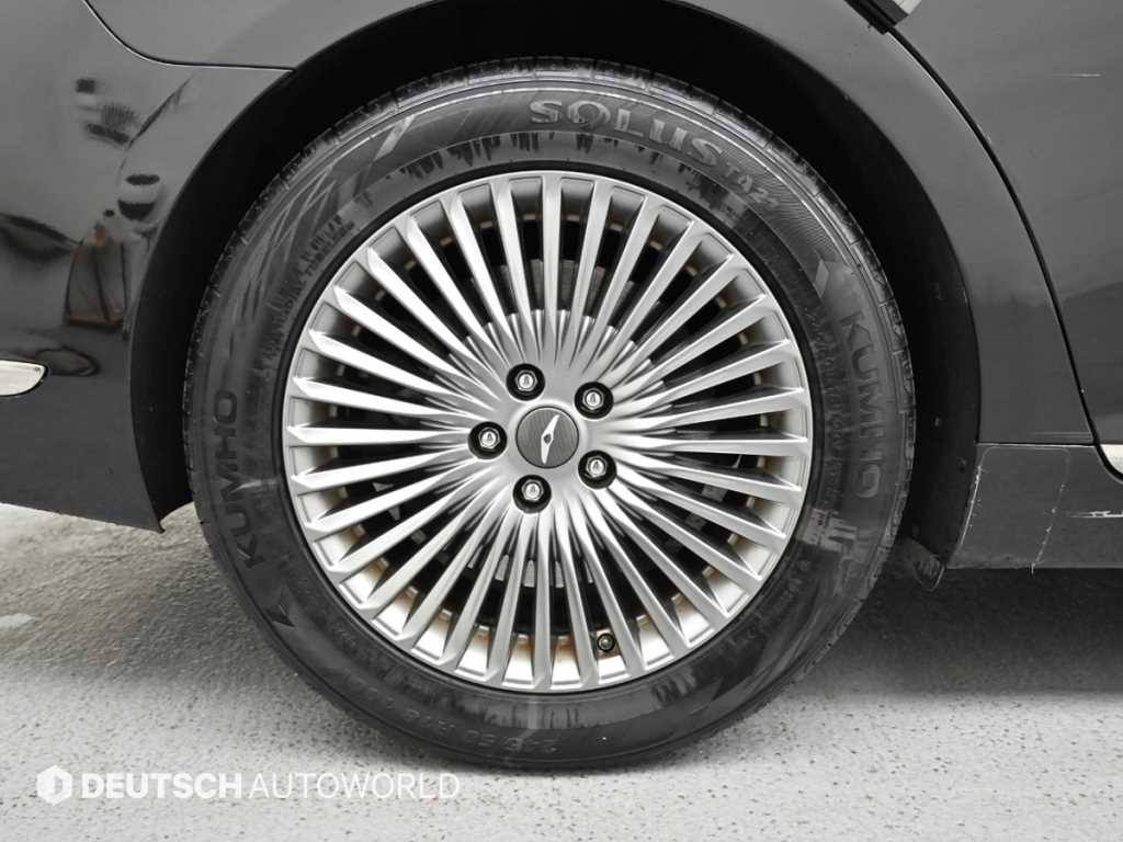 Genesis G90 — photo 05