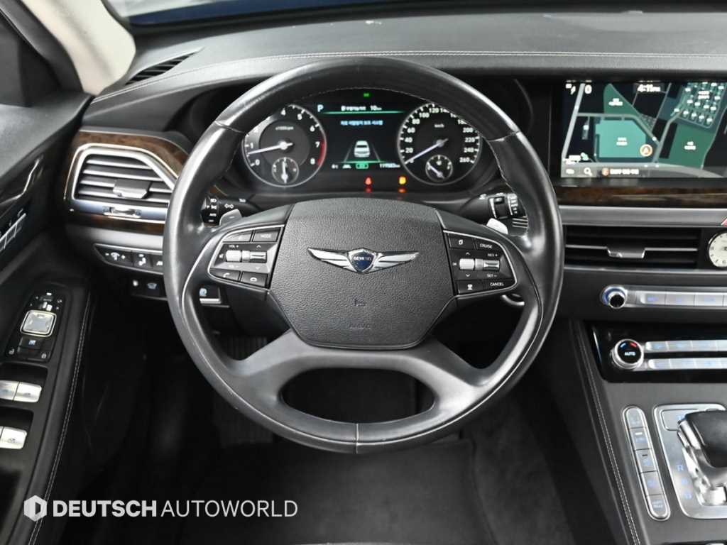 Genesis G90 — photo 13