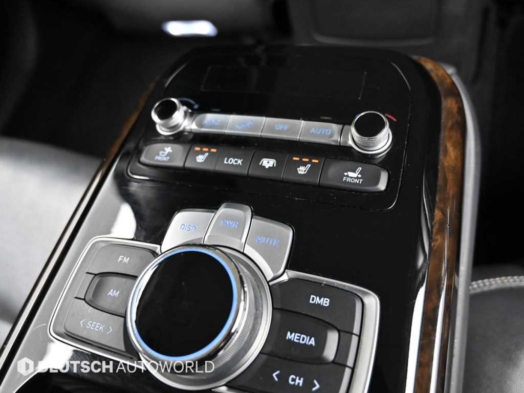 Genesis G90 — photo 16