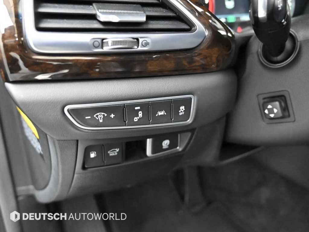 Genesis G90 — photo 17