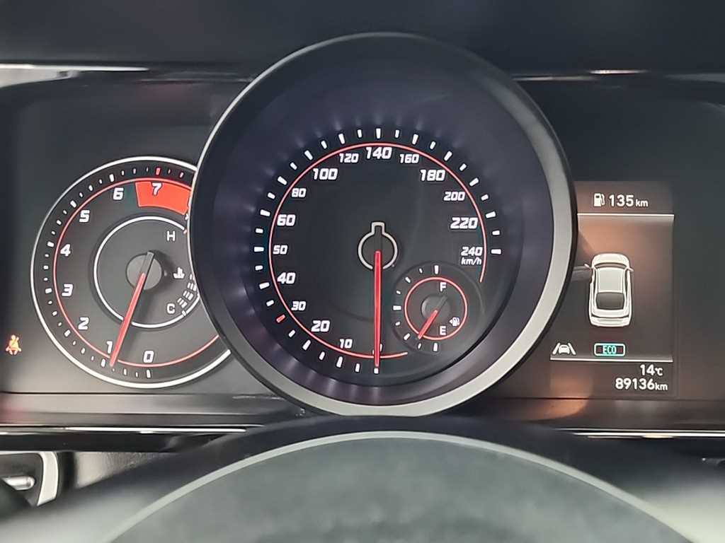 Hyundai Avante — photo 06