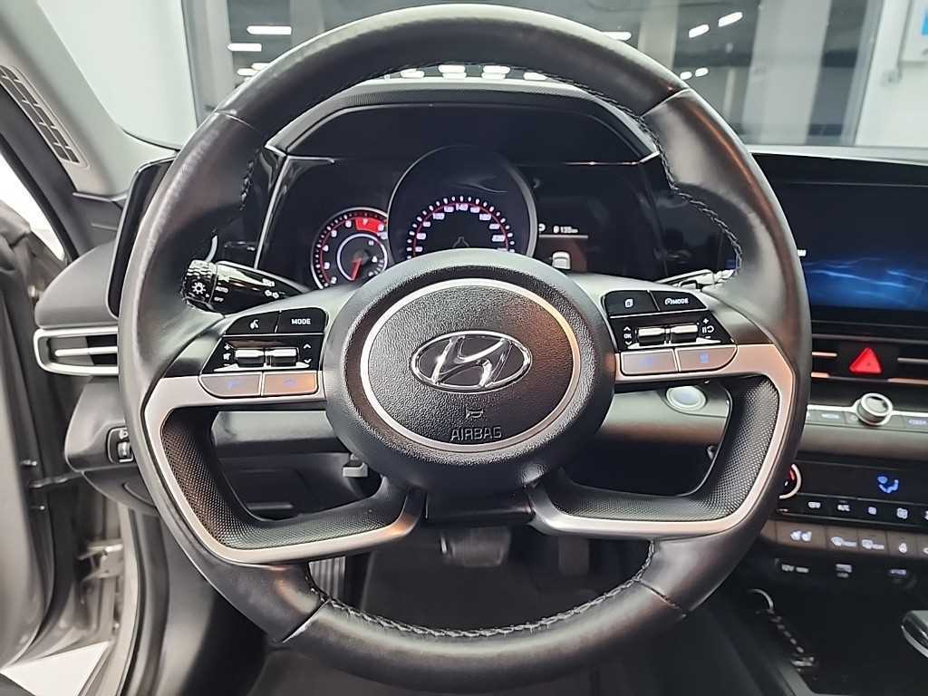 Hyundai Avante — photo 09