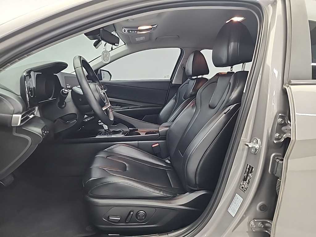 Hyundai Avante — photo 11